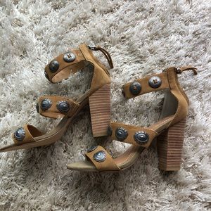 Dolce vita shoe
